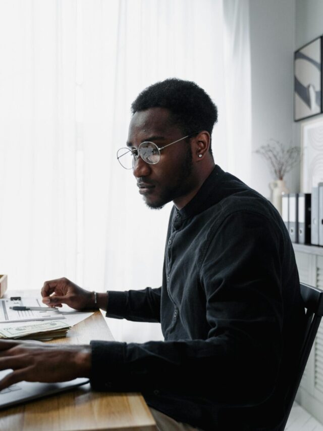 Não é firmeza que sustenta autoridade. É coerência